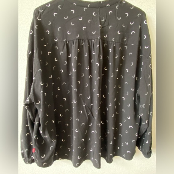 EUC Levi's Moon Print Button-Up Blouse L - Picture 3 of 3